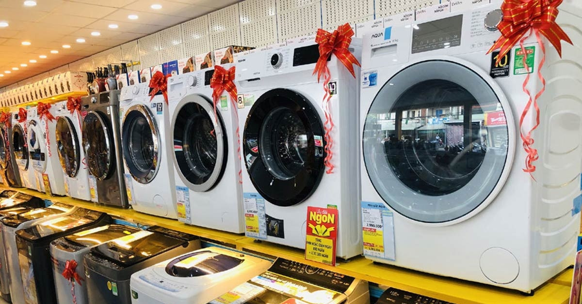 Electronics are heavily discounted; cheap mini dishwashers are everywhere.