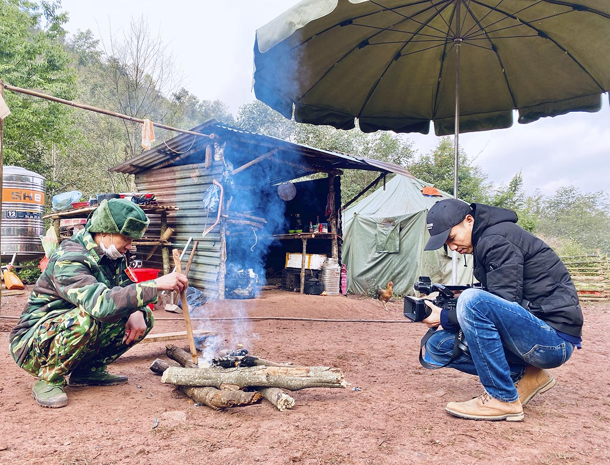 旧正月がやってきました、新聞、くつろぎ、写真2