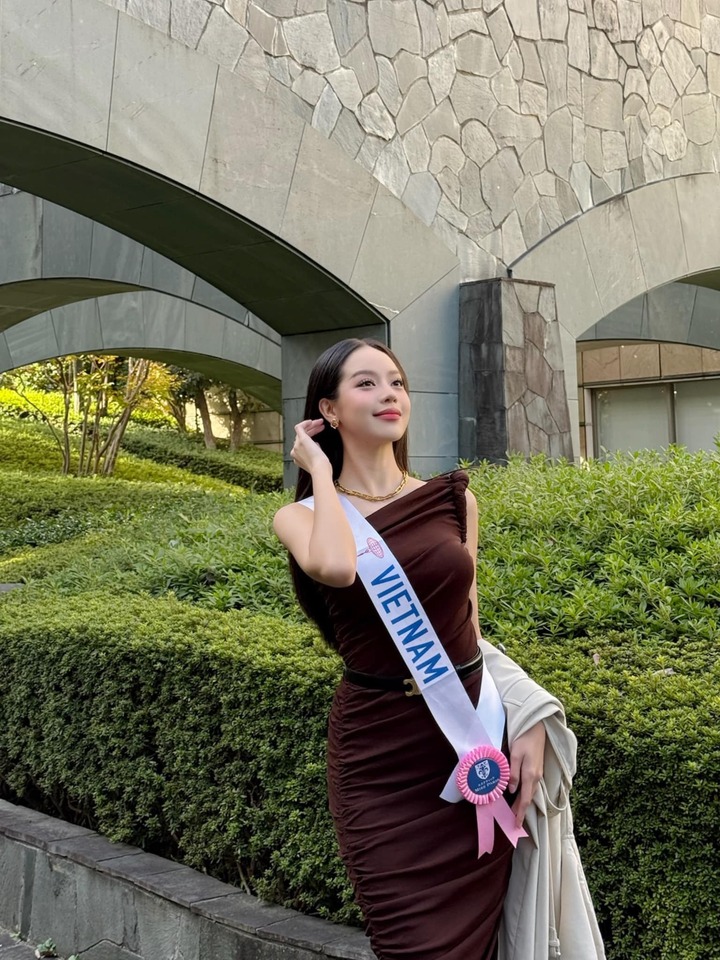 In the first activities of Miss International 2024, the Vietnamese representative skillfully transformed with three unique costumes, exuding sophistication, elegance and careful preparation for the competition journey.