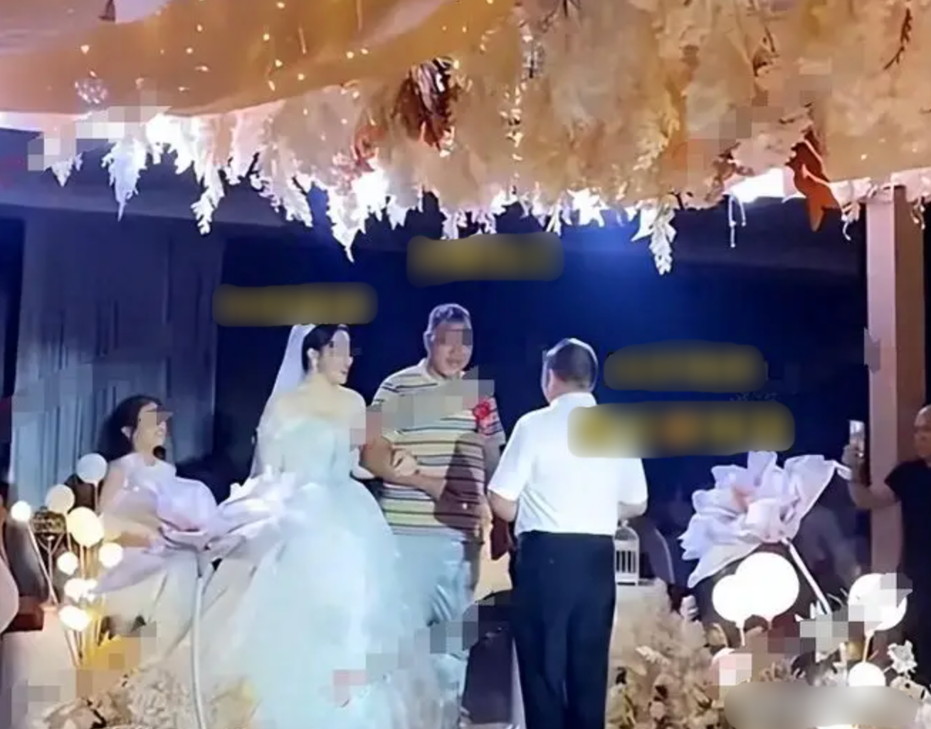 Con rể lớn tuổi hơn cả bố vợ, ngày cưới gọi 1 tiếng 
