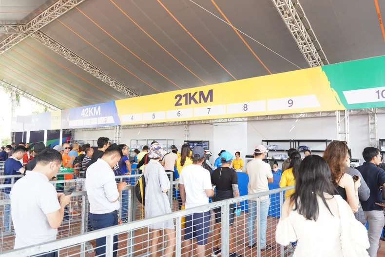 Inauguración del 11º Maratón Internacional Da Nang 2024 foto 5