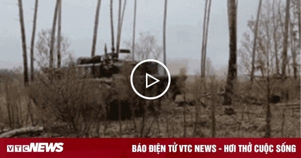 Video of Russian tanks opening fire at Ukraine war hotspot