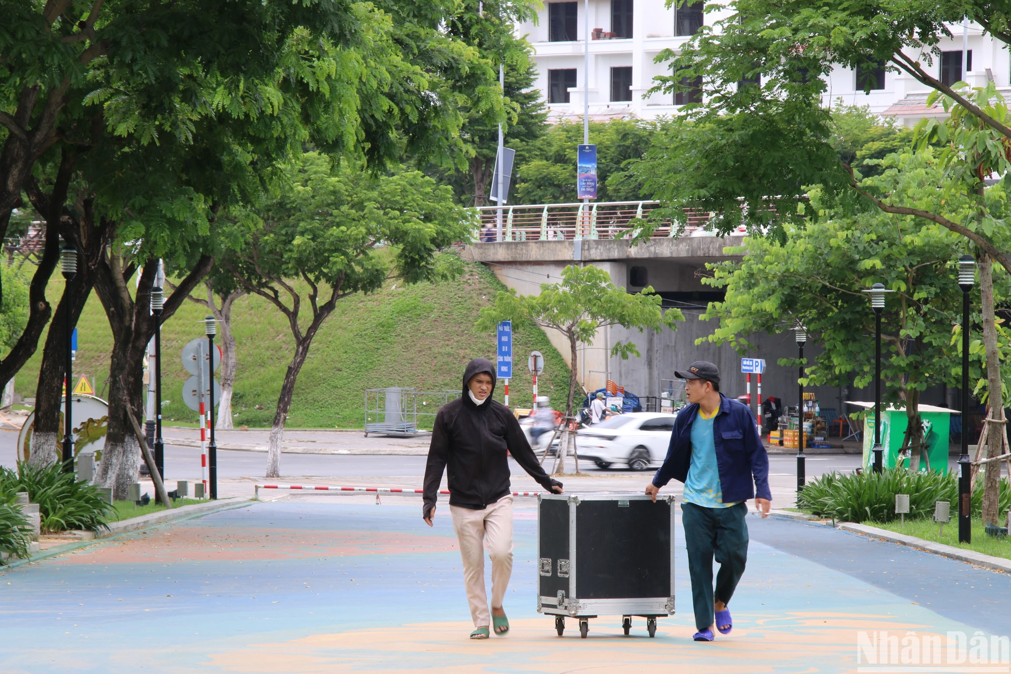 Da Nang urgently completes items to put night tourism products into exploitation photo 12