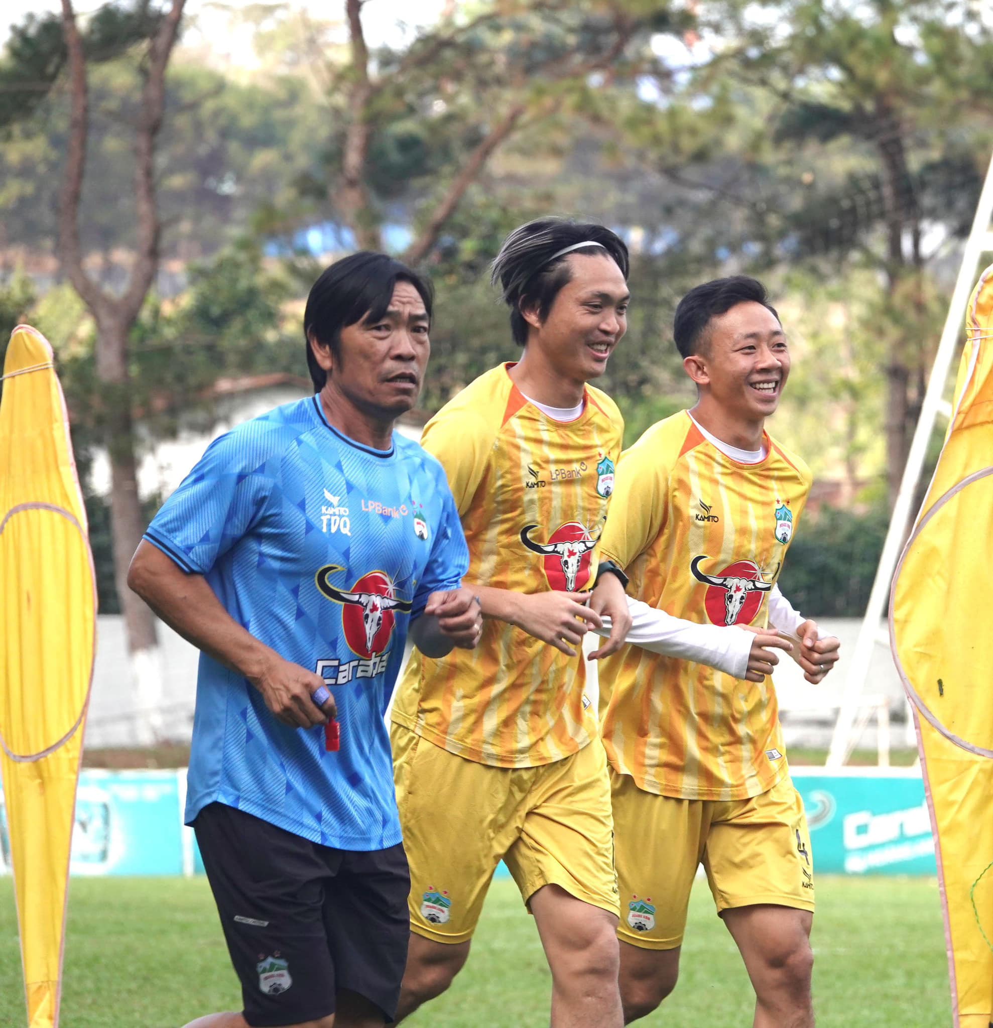 Bầu Đức bắt tay HLV Vũ Tiến Thành, HAGL sẵn sàng tăng tốc ở V-League - Ảnh 3.