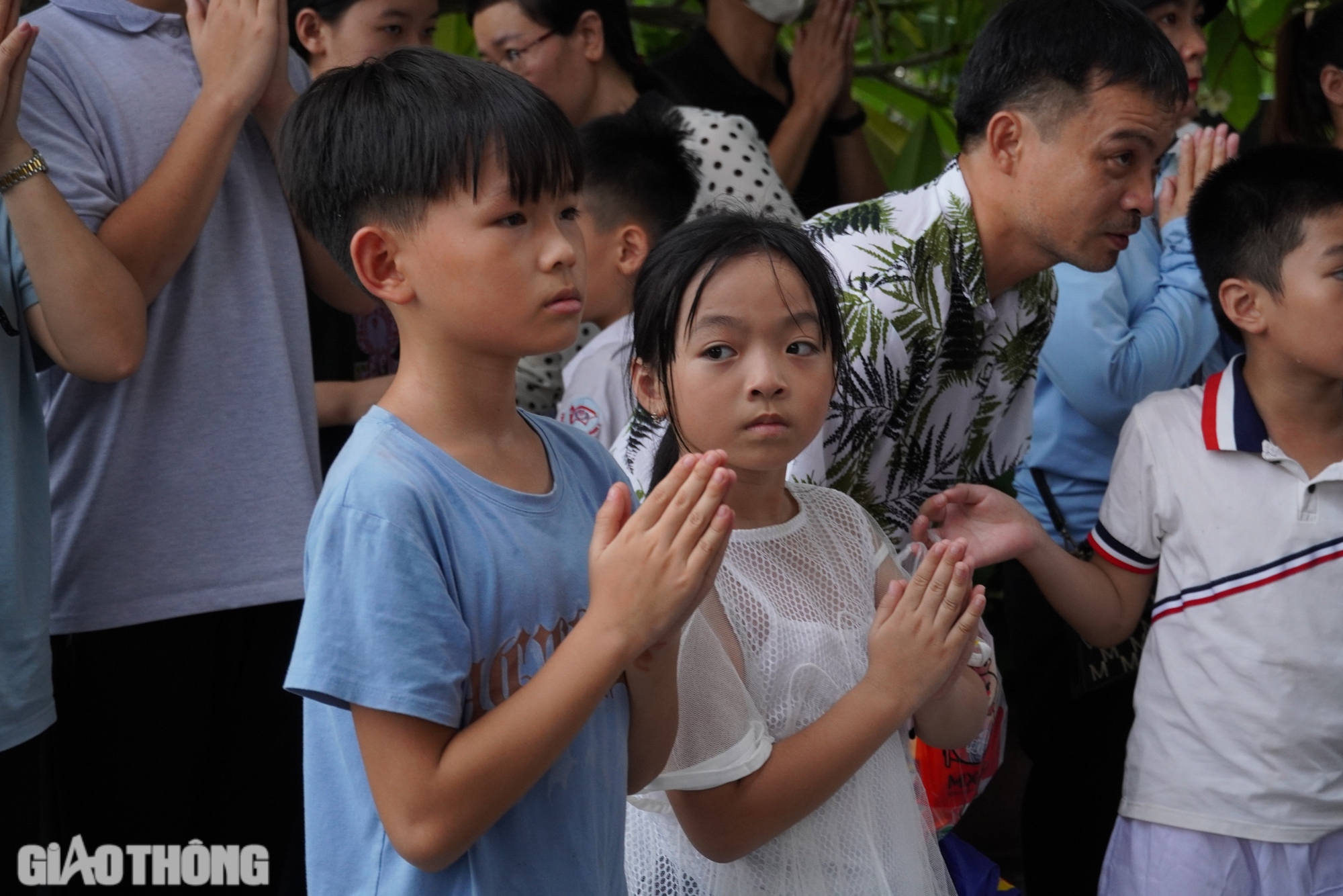 Vượt hơn 1.000km về nghĩa trang Mai Dịch tưởng nhớ Tổng Bí thư Nguyễn Phú Trọng- Ảnh 5.