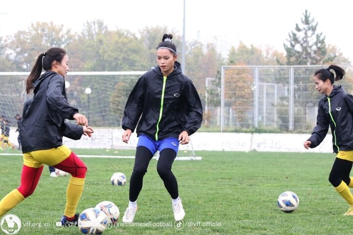 L'équipe féminine vietnamienne a repris l'entraînement le matin du 27 octobre.