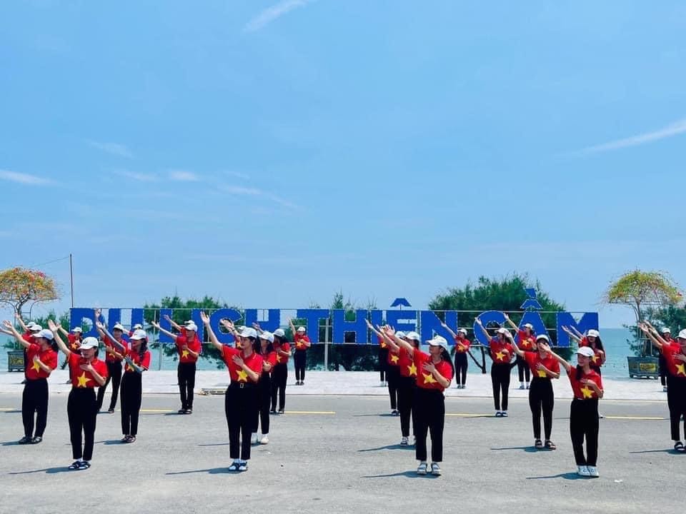 Reunión de jóvenes de Ha Tinh, mapa de Vietnam, foto 4