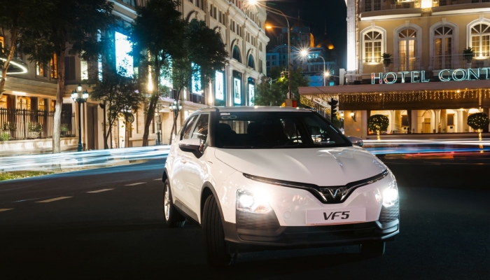 Buy VinFast electric car, have a chance to win VinFast Evo200 worth 40 million VND