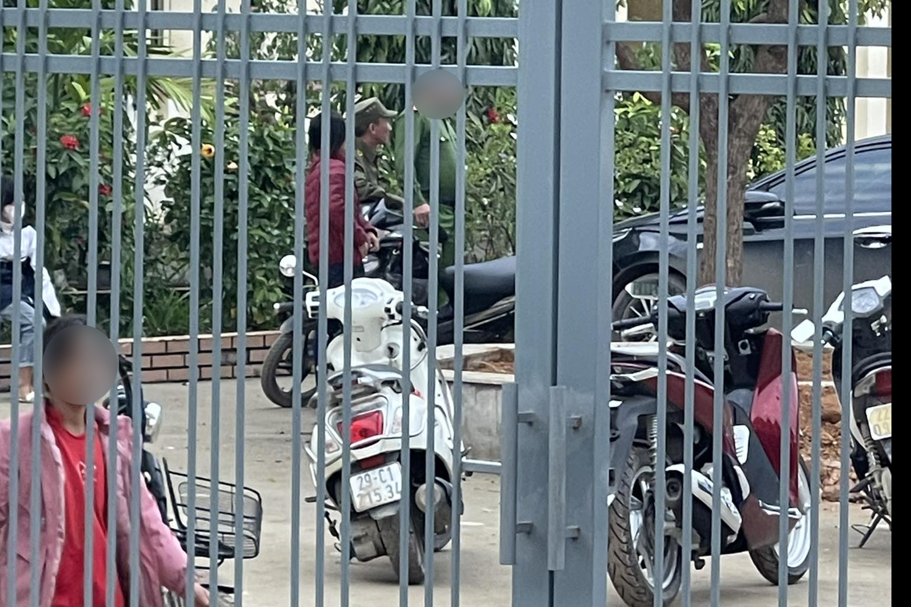 Nữ giáo viên bị học sinh ép vào tường rồi văng tục: 'Tôi liên tục mất ngủ' - Ảnh 2.