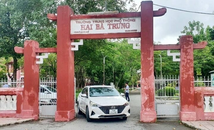 Trường THPT Hai Bà Trưng là ngôi trường có bề dày truyền thống và nổi tiếng ở TP Huế