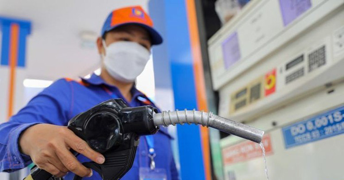 Gasoline prices increase sharply, RON 95 up to 21,061 VND/liter