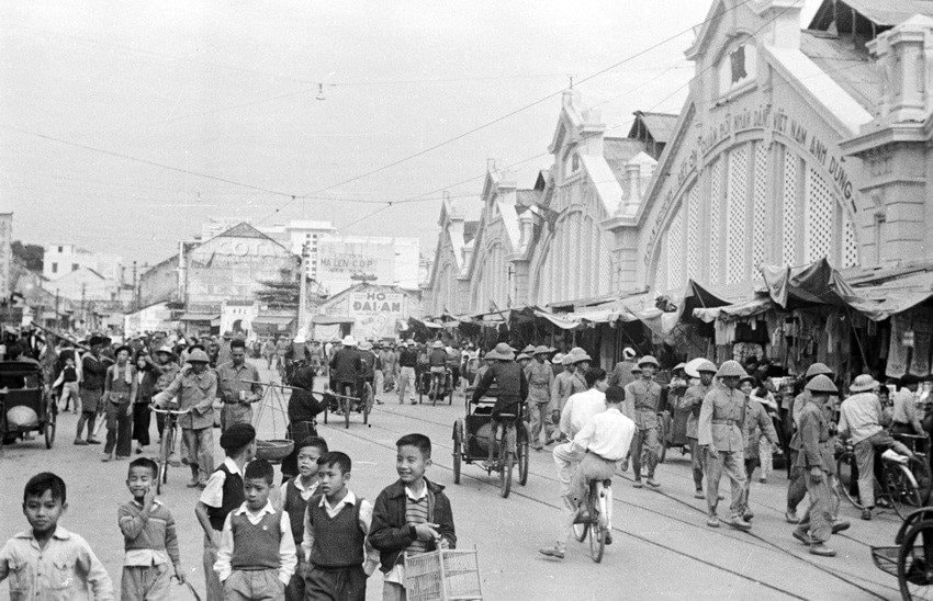 vna_potal_ky_niem_66_nam_ngay_giai_phong_thu_do_10101954_-_10102020_ha_noi_ngay_tro_ve_-_thu_do_buoc_sang_trang_su_moi_075602979_5050398-1-.jpg