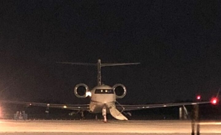 El avión Gulfstream G650ER del multimillonario Bill Gates, con matrícula N887WM, en el aeropuerto de Da Nang, la tarde del 7 de marzo, antes del despegue. (Foto: N.T.)