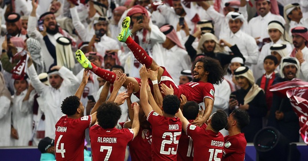 La AFC elogia el campeonato de Qatar, los medios asiáticos critican... a los árbitros y al VAR