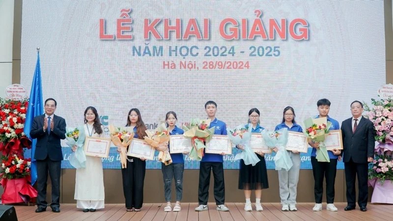 Trường đại học Hòa Bình chào đón hơn 1.500 tân sinh viên nhập học