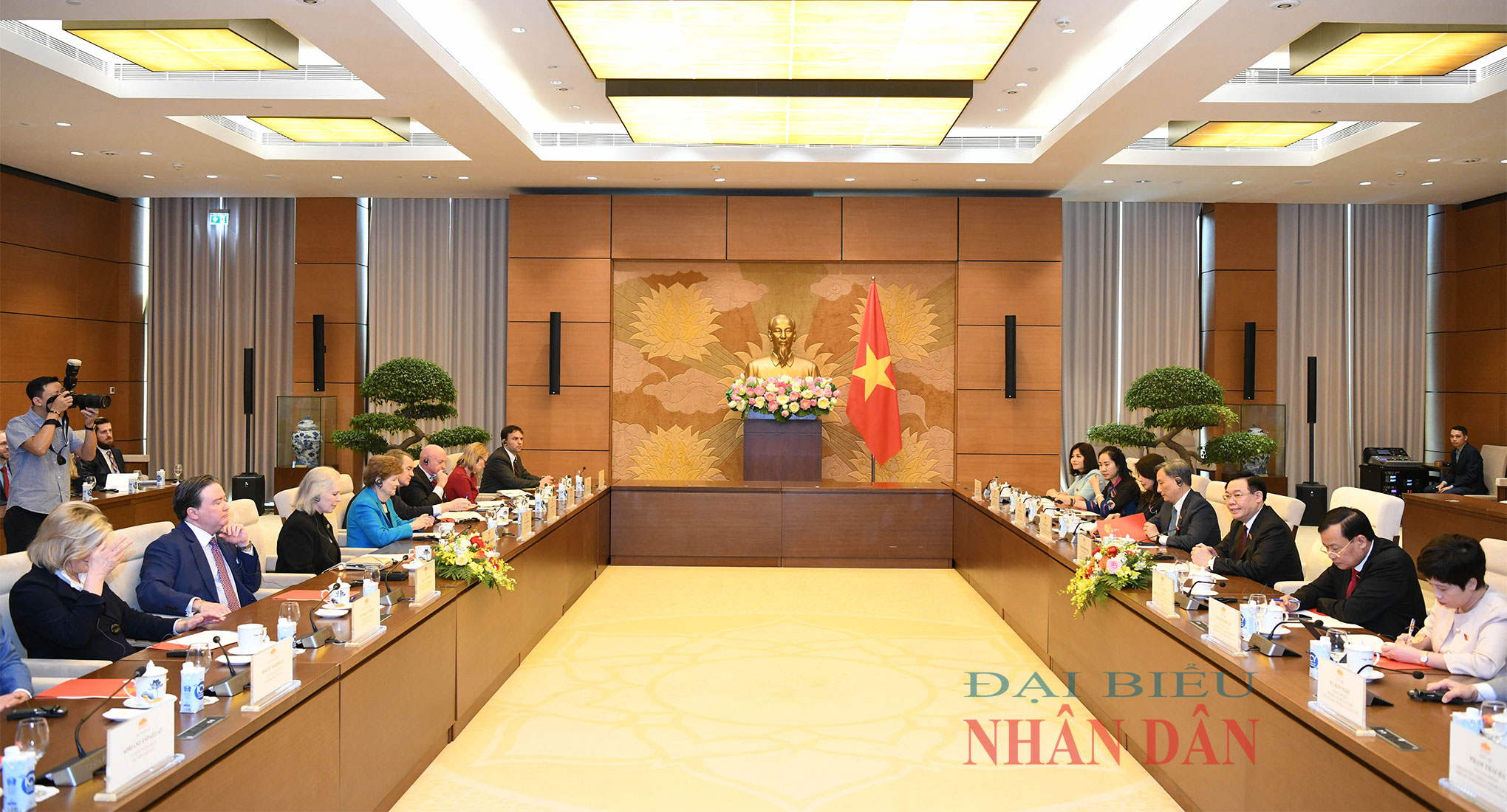 Chủ tịch Quốc hội Vương Đình Huệ tiếp Đoàn nghị sĩ Hoa Kỳ -0