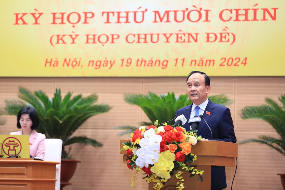 Le président du Conseil populaire de Hanoi, Nguyen Ngoc Tuan, a prononcé un discours de clôture lors de la réunion.