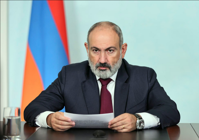 El primer ministro armenio, Nikol Pashinyan, habla en la televisión nacional el 24 de septiembre. Fotografía: Oficina del Gobierno de Armenia