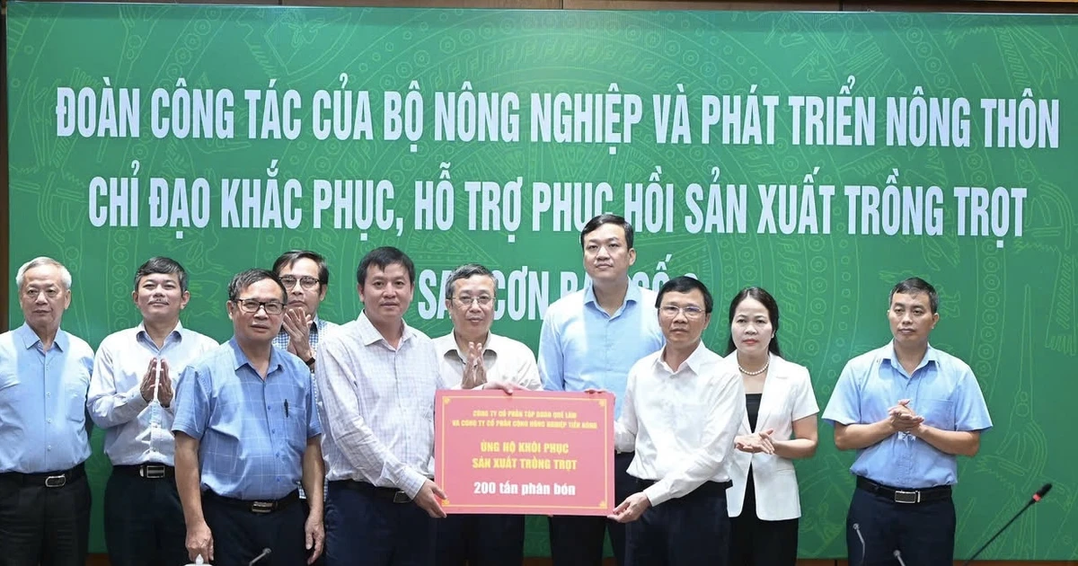 The Ministry of Agriculture and Rural Development mobilized 300 tons of seeds and fertilizers for Bac Giang province.