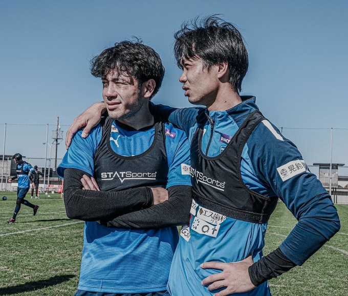 Der vietnamesische Stürmer Nguyen Cong Phuong (rechts) kehrt zum zweiten Mal in die J-League 2 zurück. Foto: Yokohama FC