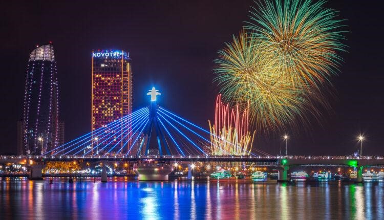 Rực rỡ pháo hoa trên Sông Hàn DIFF 2019. Ảnh Danangfantascity