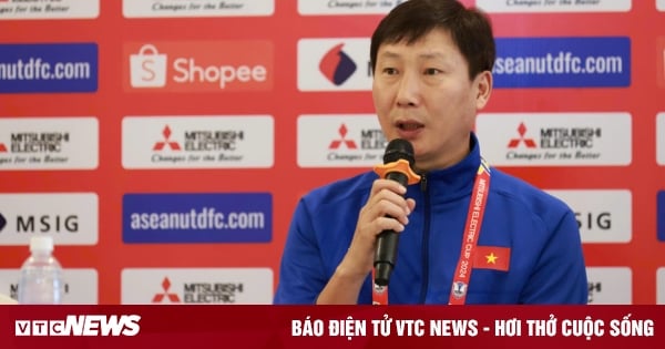 Trực tiếp họp báo Việt Nam vs Indonesia: HLV Kim Sang-sik nói gì?