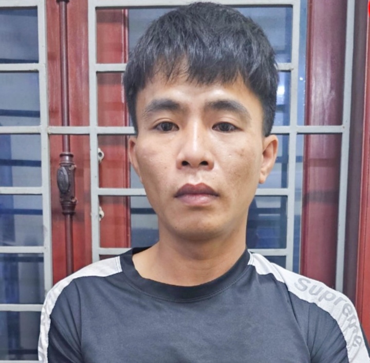 Bac Giang : accro au jeu, un jeune homme porte un couteau pour dévaliser un chauffeur de taxi-moto - 1