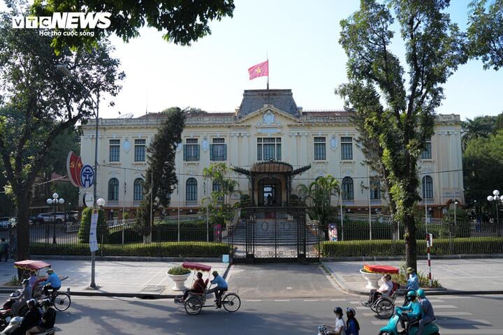 Vom 9. bis 17. November öffnete das Government Guest House (ehemals Bac Bo Palace) im Rahmen des Hanoi Creative Design Festival 2024 erstmals seine Türen für Besucher.