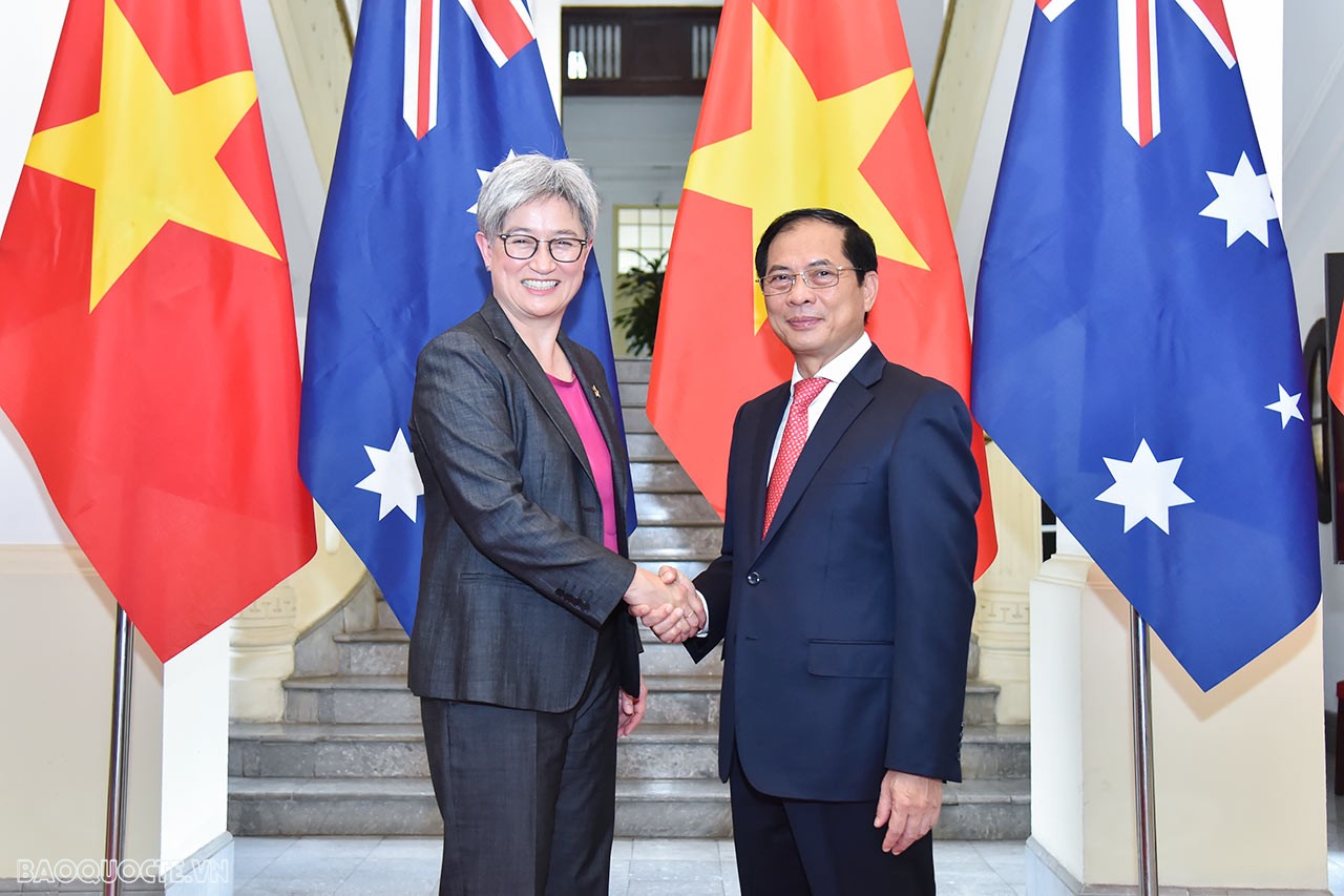 Bộ trưởng Ngoại giao Bùi Thanh Sơn đón, họp song phương với Bộ trưởng Ngoại giao Australia Penny Wong