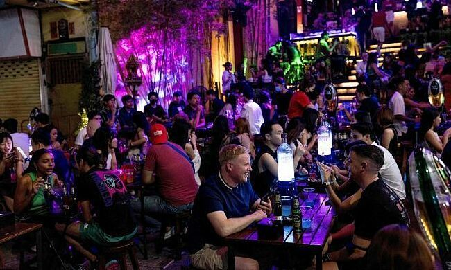 Tailandia controla el alcohol pero exige promoción turística