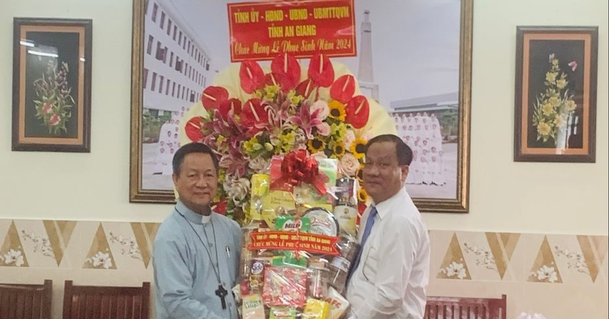 Los líderes del Frente An Giang visitan y felicitan la Pascua de 2024