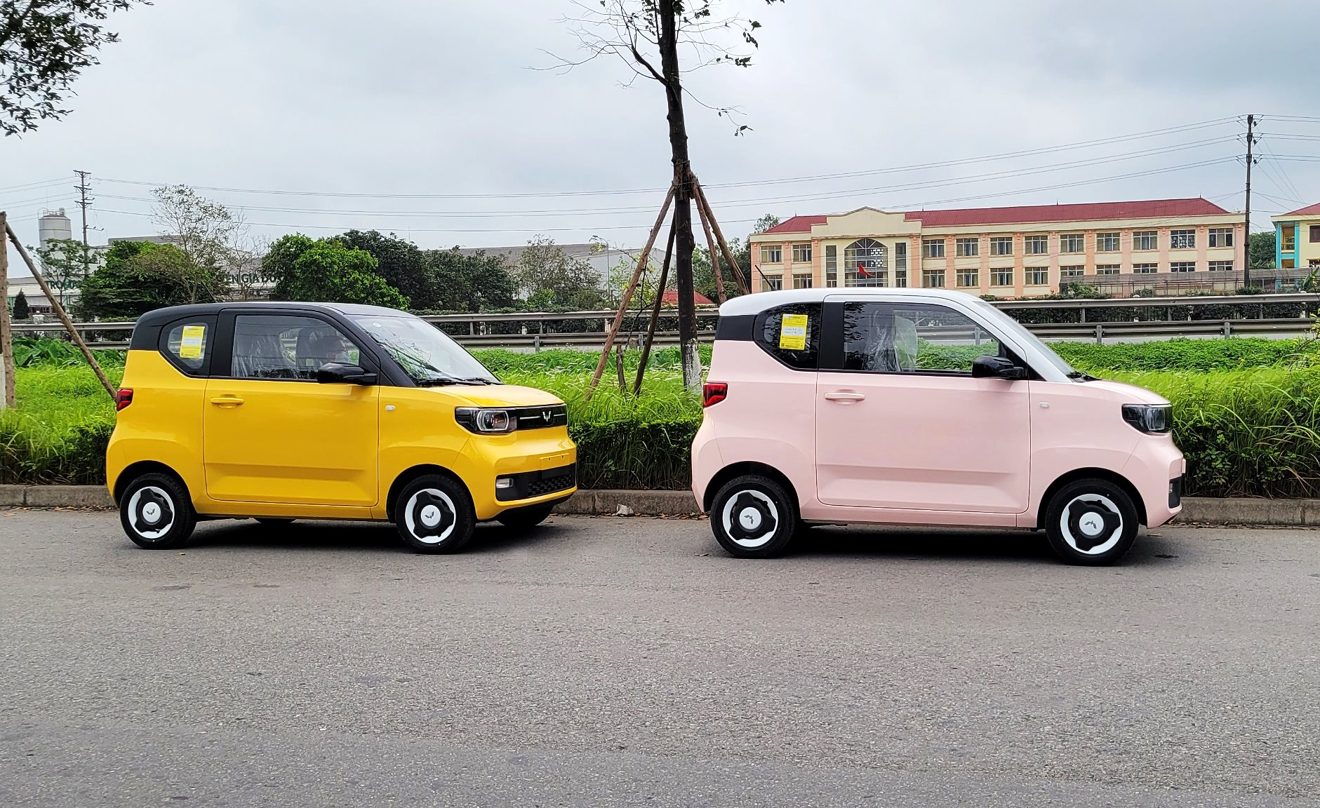 wuling hongguang miniev dau tien xuat xuong tai viet nam hinh 2