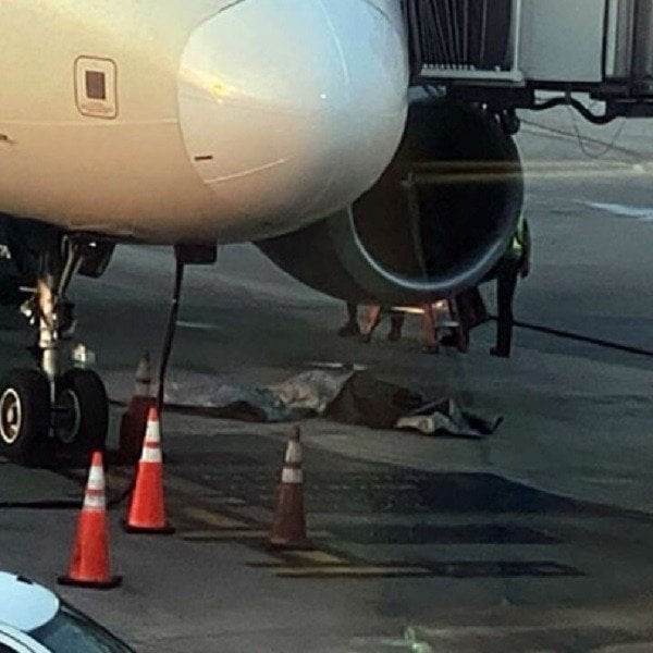 Un employé de l'aéroport décède après avoir été coincé dans un moteur d'avion