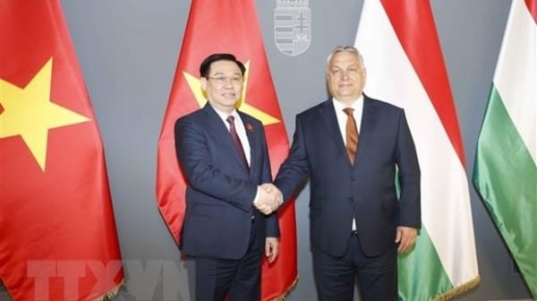 Vietnamese leaders send congratulatory messages on Hungary's National Day