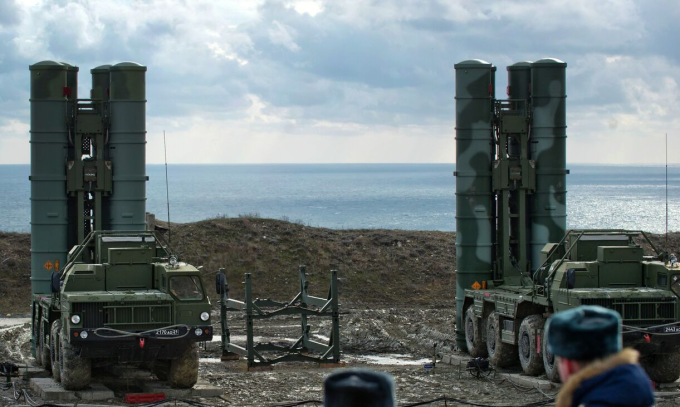 Ein Raketenwerfer des russischen Luftabwehrsystems S-400, der 2017 auf der Krim stationiert wurde. Foto: RIA Novosti