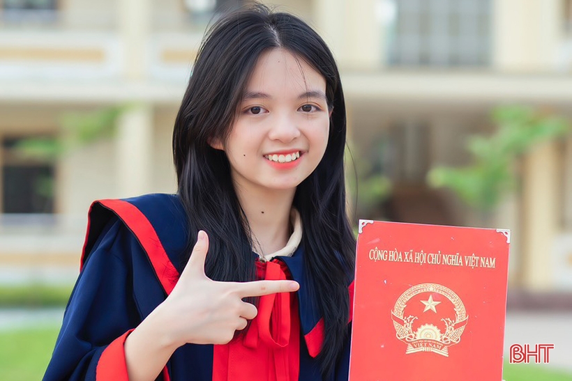 Deux camarades de classe de la même école de district... ont remporté le premier prix à l'école spécialisée de Ha Tinh