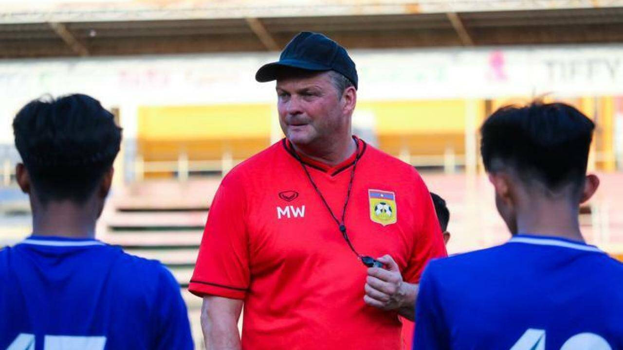 Laos coach declares he is not afraid of U22 Vietnam at SEA Games 32