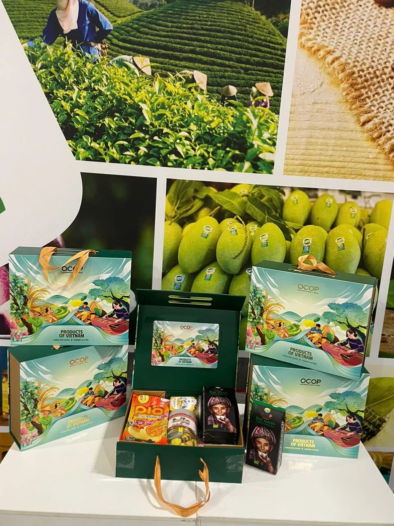 Vietnamesische OCOP-Produkte nehmen zum ersten Mal an der Internationalen Handwerksmesse in Italien teil. Foto 4