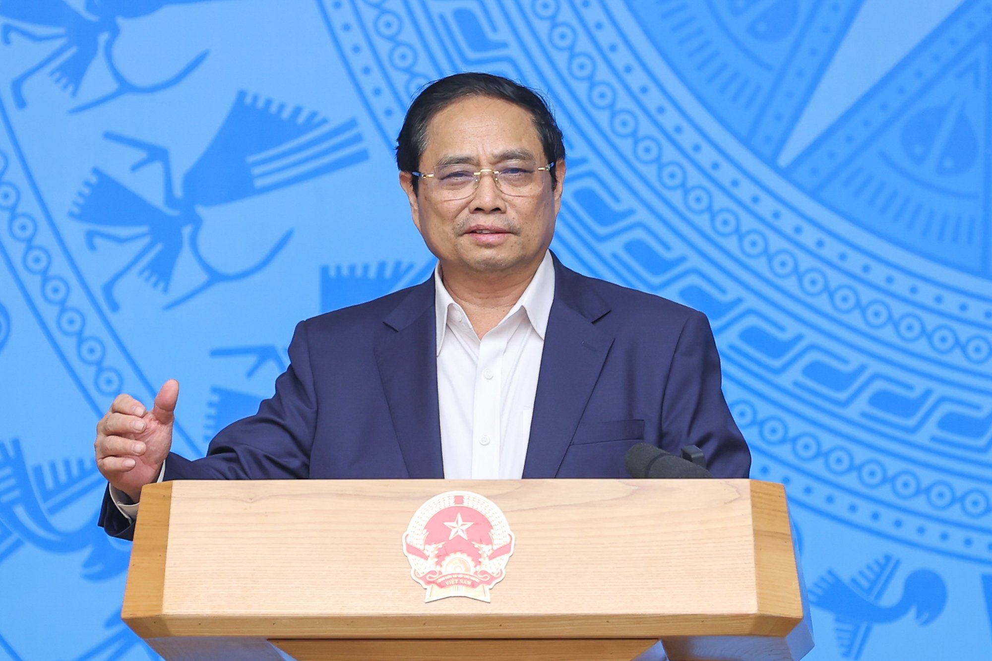 នាយករដ្ឋមន្ត្រី Pham Minh Chinh បញ្ចប់នីតិវិធីច្បាប់ពាក់ព័ន្ធនឹងការប្រកាសបញ្ចប់ការរីករាលដាលនៃ Covid-19 រូបថតទី 2