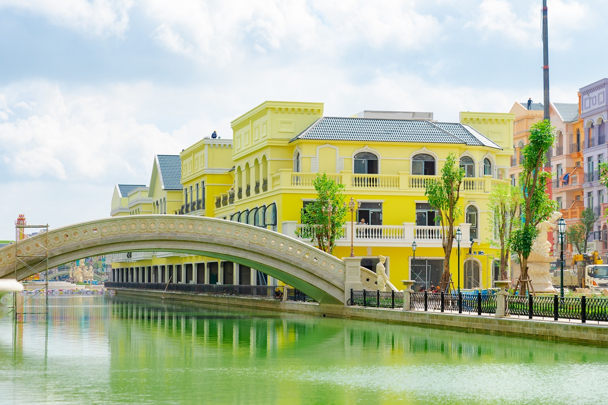 Venice card market index before the opening day of Mega Grand World Hanoi image 8