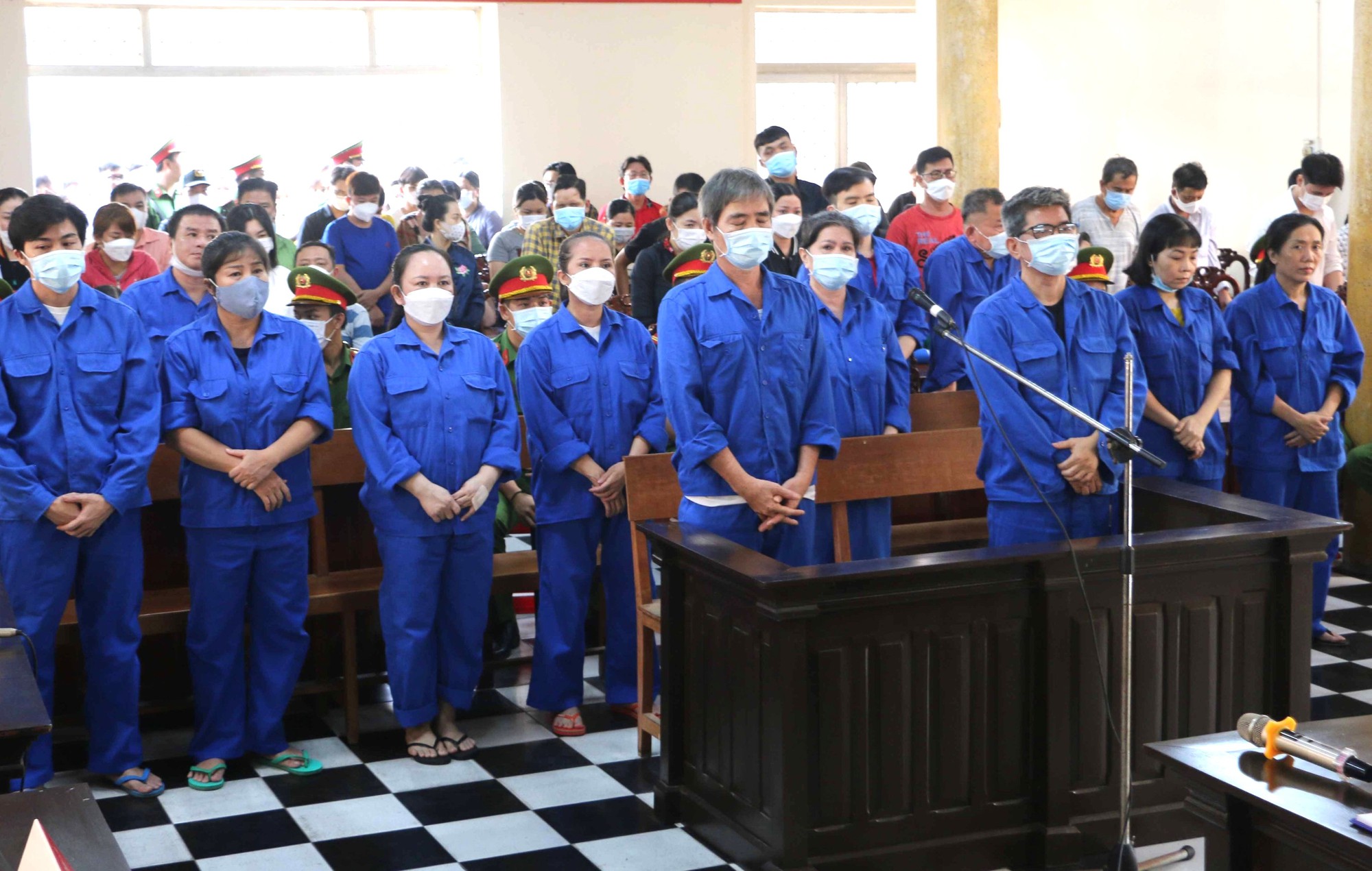 Tuyên phạt 62 bị cáo trong đường dây đánh bạc ngàn tỉ hơn 200 năm tù - Ảnh 1.