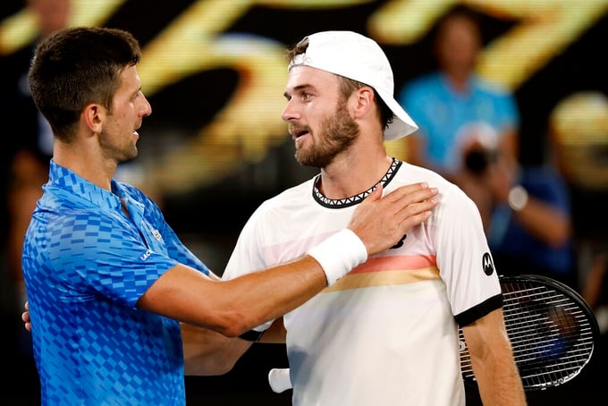 HLV của Tommy Paul khẳng định Djokovic là bất khả chiến bại - 1