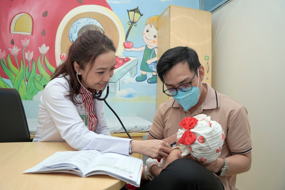 Vắc xin bảo vệ trẻ trong mùa hè- Ảnh 1.