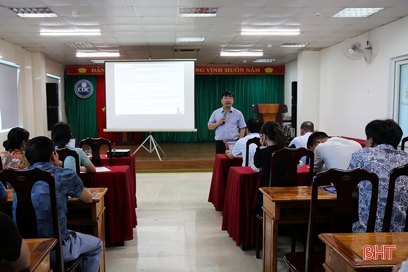 Instrucciones para el examen y establecimiento de registros de enfermedades profesionales para el personal médico en Ha Tinh