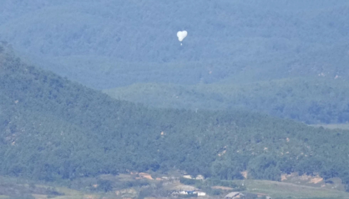 South Korea says North Korean trash balloons fall on presidential compound again