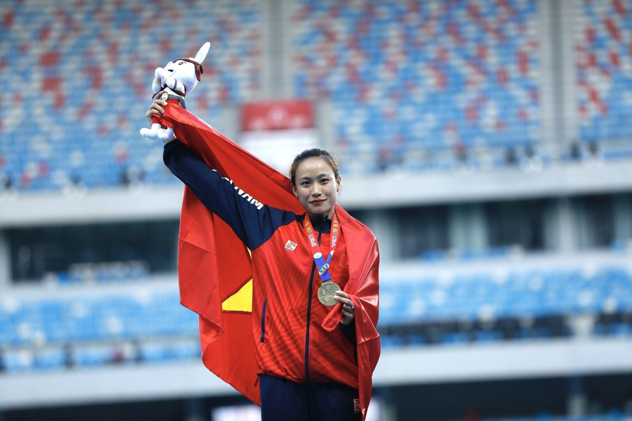 The beauty of the Vietnamese female athlete who just won the SEA Games gold medal is causing a stir.