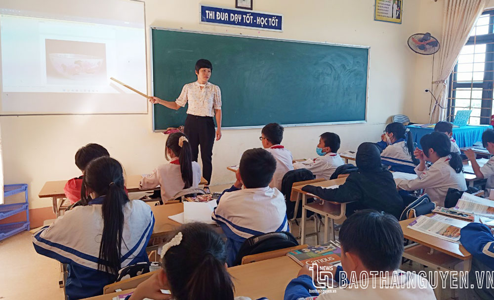 Việc giáo dục lịch sử địa phương được giáo viên Trường THCS Hương Sơn chú trọng lồng ghép trong các tiết học môn Lịch sử.