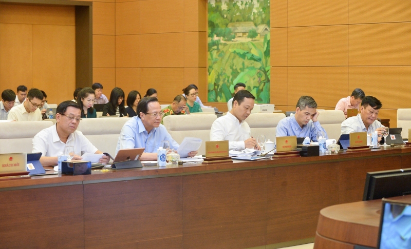 Government members attending the meeting