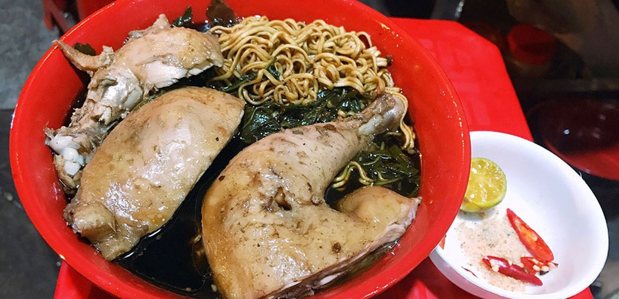 Chicken noodle soup at 23 Hang Bo. Photo: Shopeefood