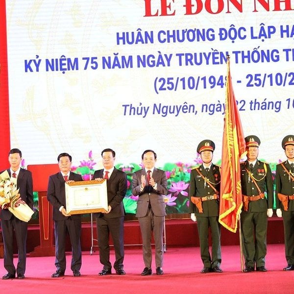 Huyện Thủy Nguyên đón nhận Huân chương Độc lập hạng Nhất